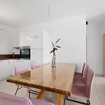Cozy In With Wifi *