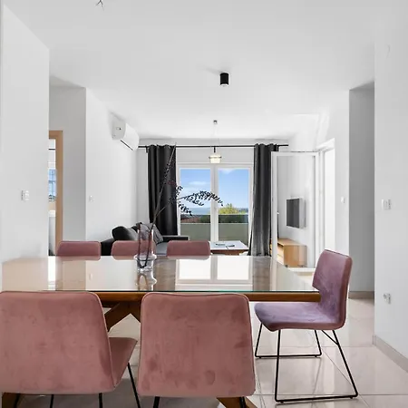 Cozy In With Wifi * Ražanj